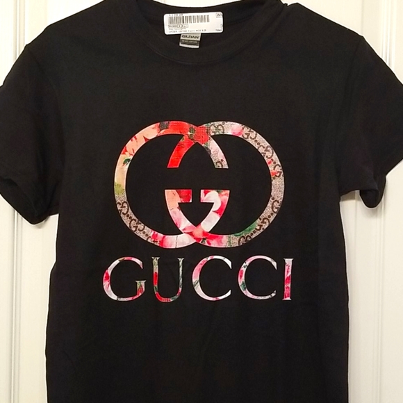 Tops - Gucci floral graphic tee